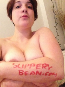 A Sexy Slippery Bean Girl