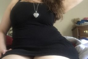 Naughty Housewife looking to Tease ;)