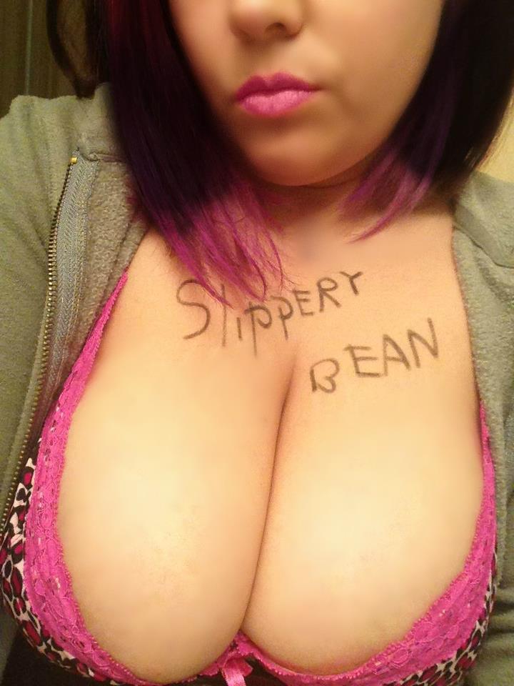 Sexy Ladies selling their nudes, sextapes and dirty knickers..