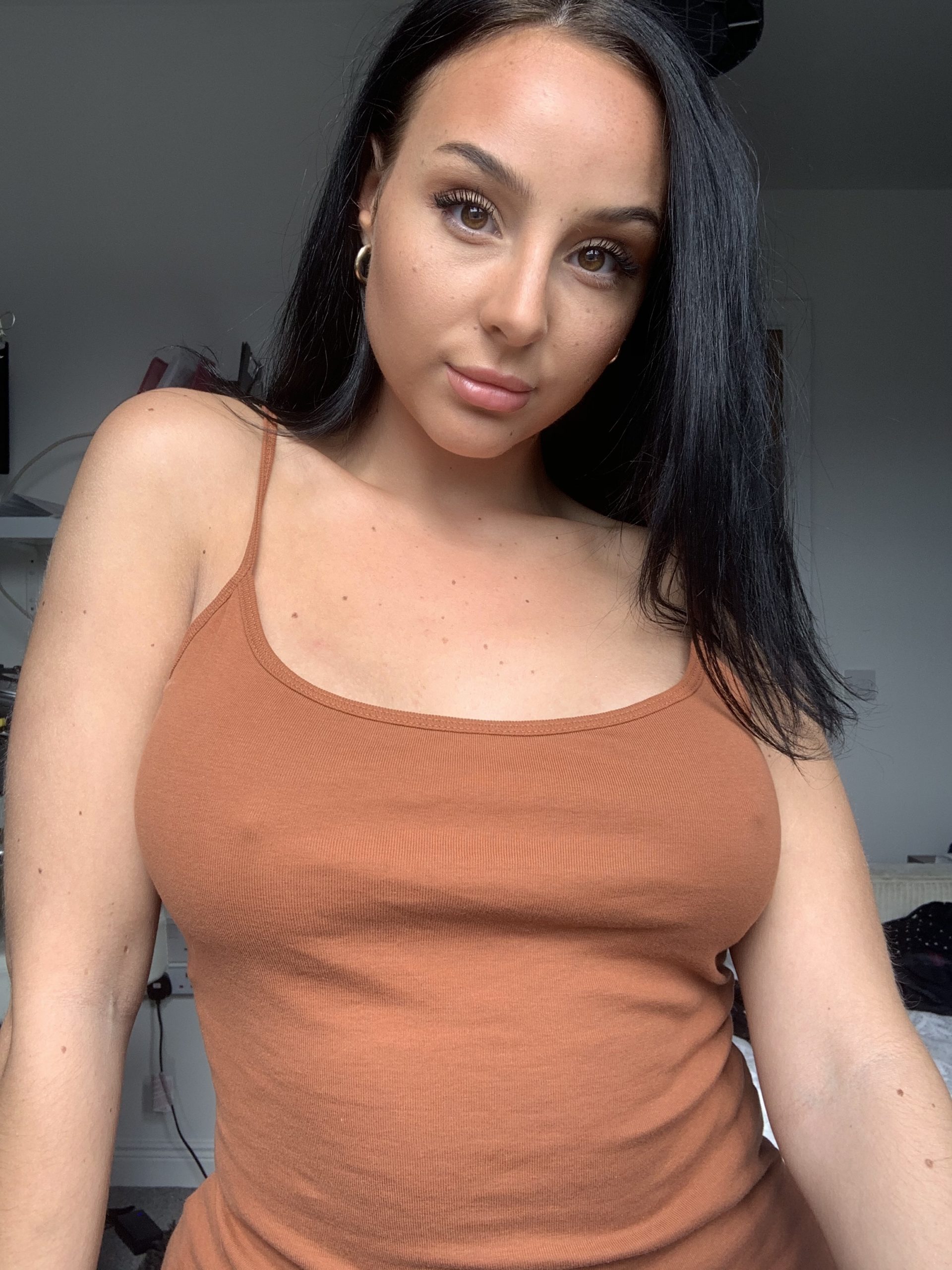 Sexy Senorita Baby Rosa Selling Her Naughty Seductive Pictures For You